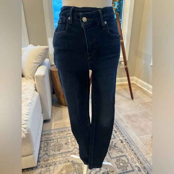 Good American Good Legs Crossover Waist - Picture 4 of 12